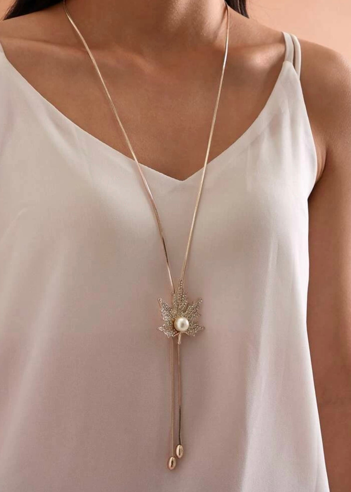 1pc Rhinestone & Faux Pearl Maple Leaf Charm Necklace - Mia & Jon