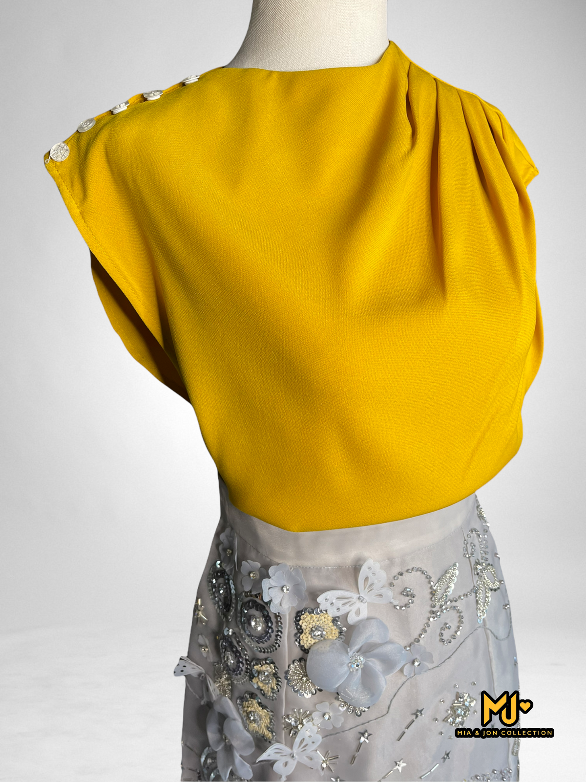 MJA1823 Ruched Sleeveless Top