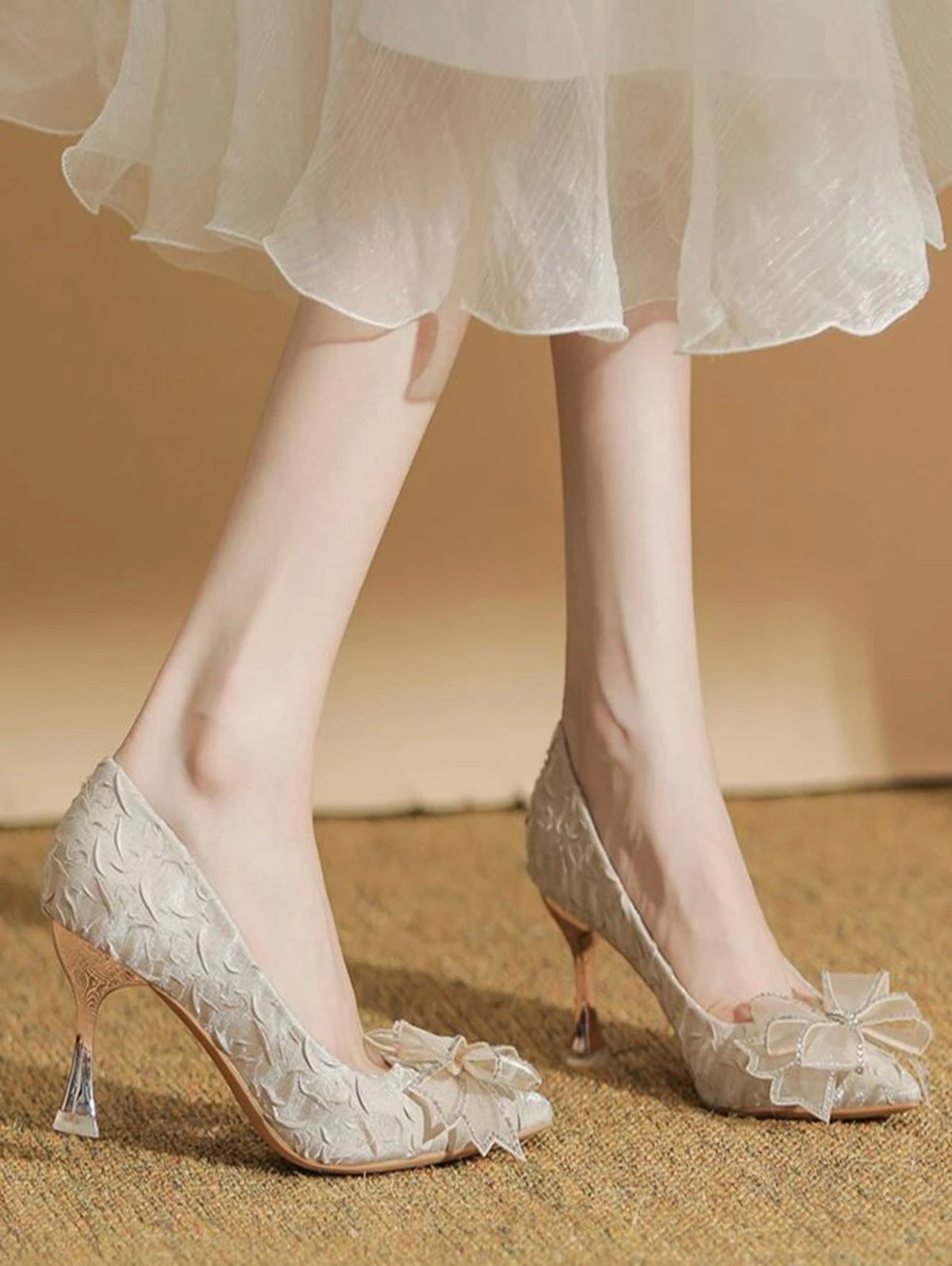 Bow Decor Point Toe Pumps - Mia & Jon