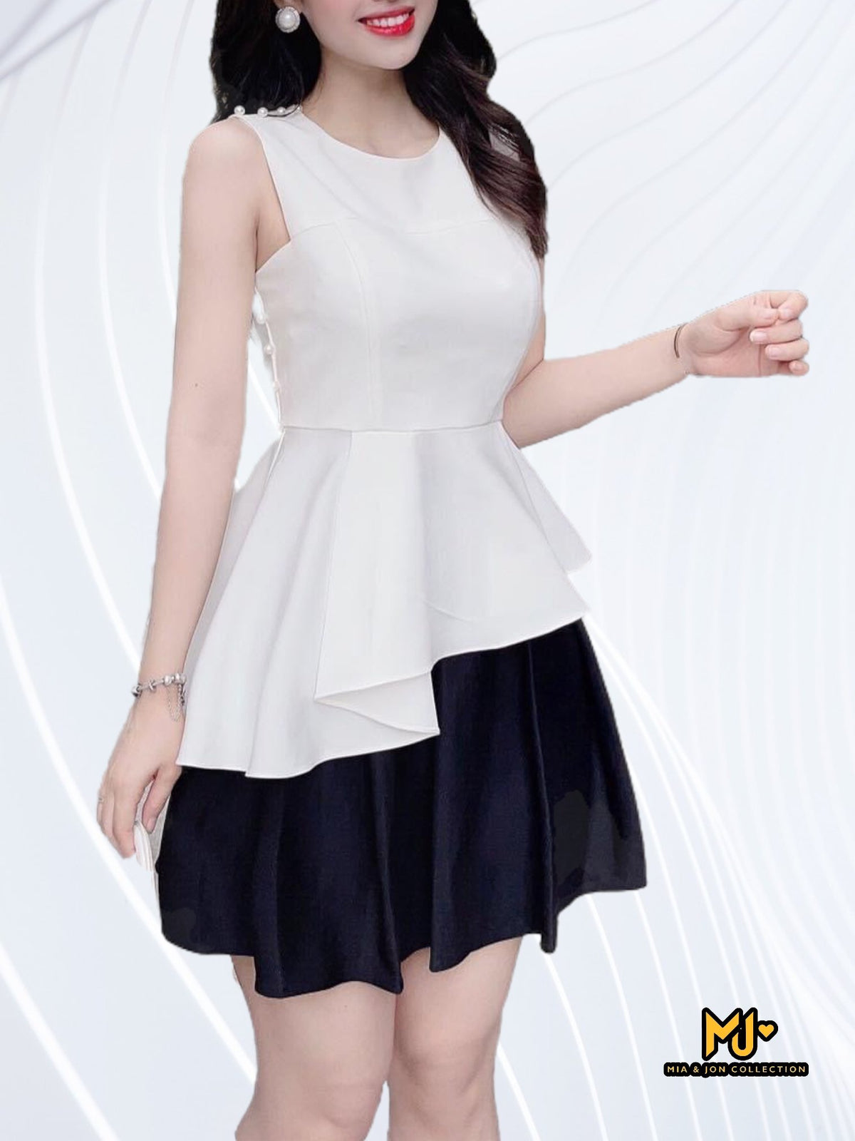 MJCV101 Cute Black Box Pleated Skirt - Mia & Jon