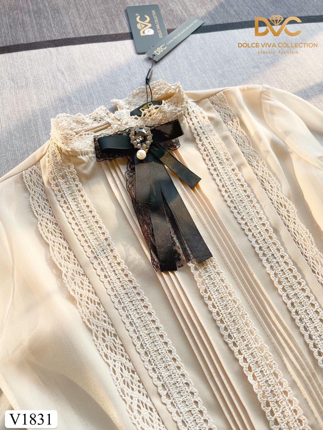 MJVV1831 Vintage Pleated Hem Dress - Mia & Jon